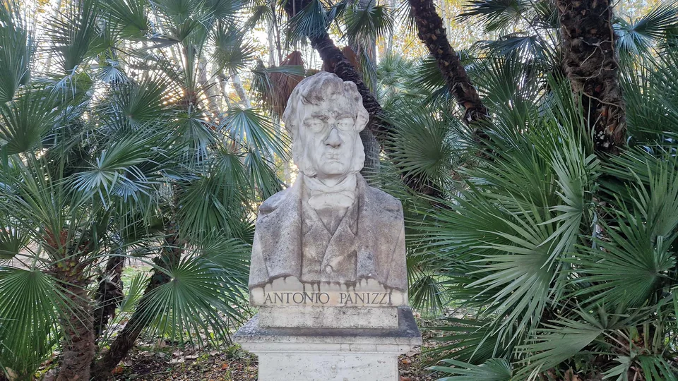 Bust of Antonio Panizzi in Pincio gardens
