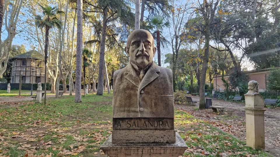 Bust of Antonio Salandra in Pincio gardens