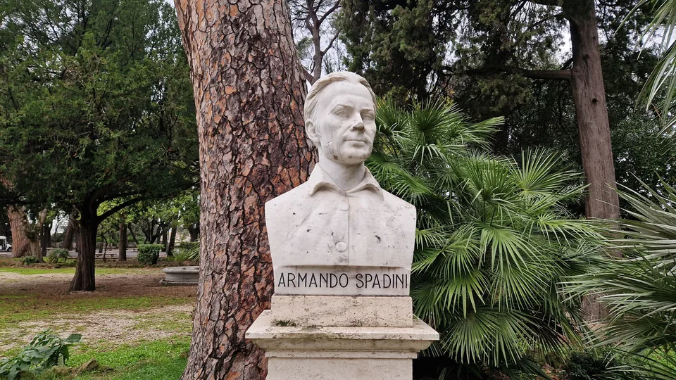 Bust of Armando Spadini in Pincio gardens