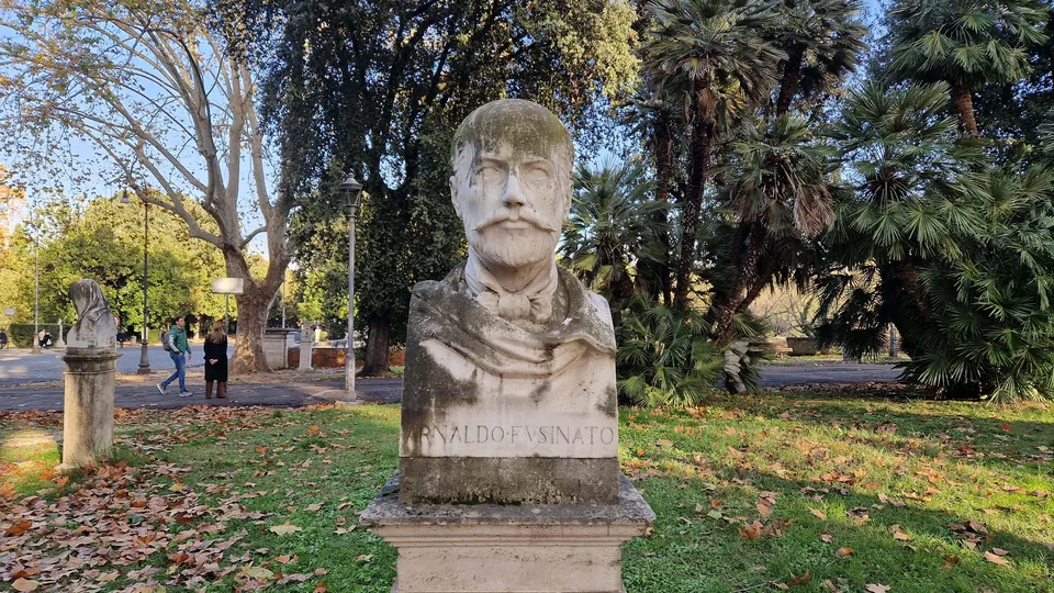 Bust of Arnaldo Fusinato in Pincio gardens