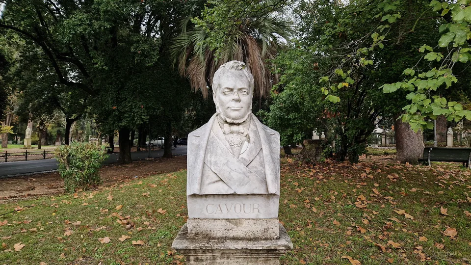 Bust of Camillo Benso, Count of Cavour in Pincio gardens