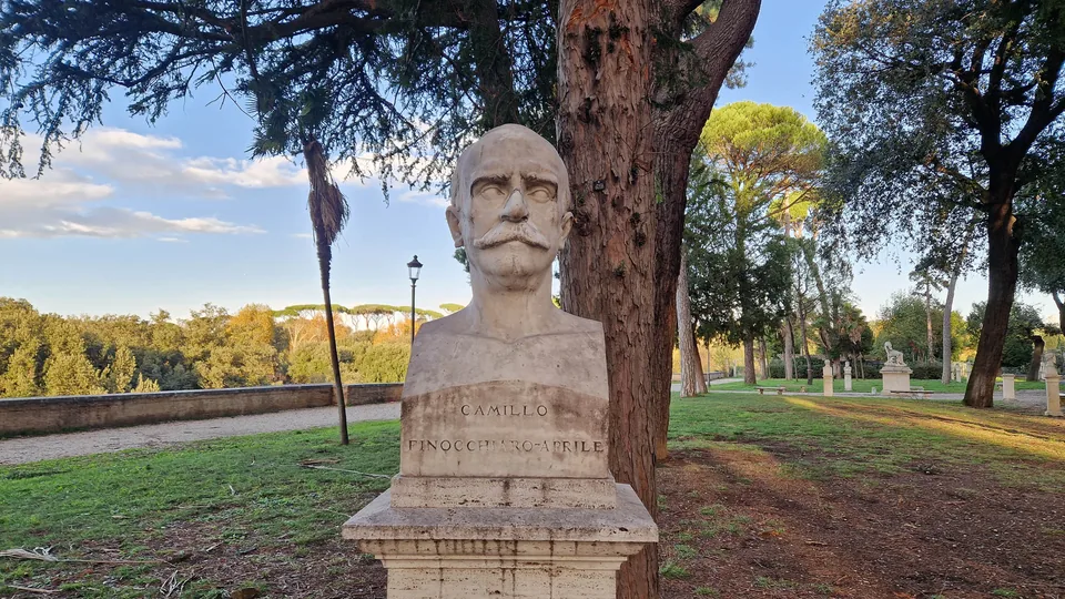 Bust of Camillo Finocchiaro Aprile in Pincio gardens