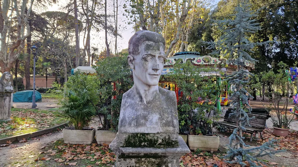 Bust of Carlo del Prete in Pincio gardens
