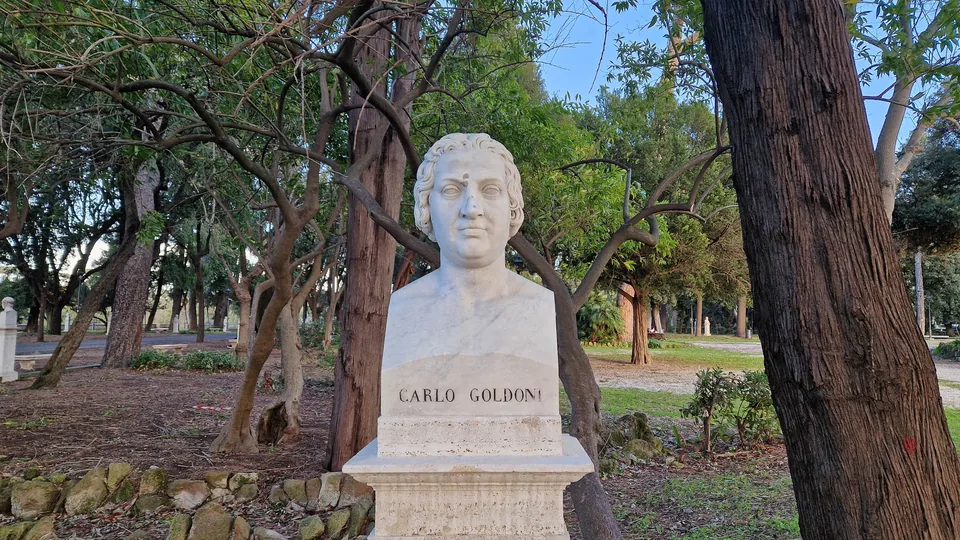 Bust of Carlo Goldoni in Pincio gardens