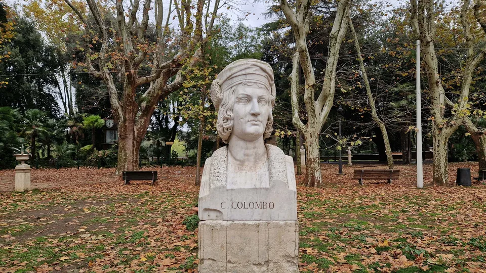 Bust of Christopher Columbus in Pincio gardens