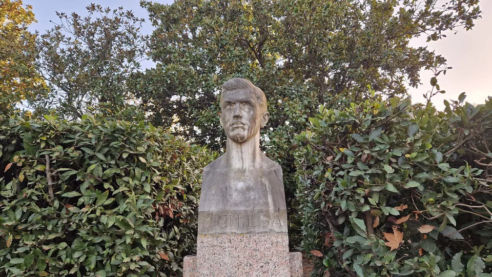 Bust of Damiano Chiesa in Pincio gardens