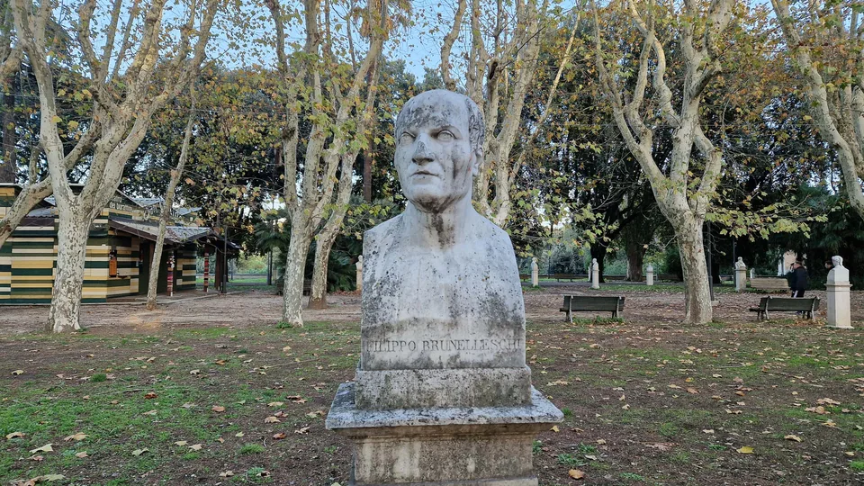 Bust of Filippo Brunelleschi in Pincio gardens