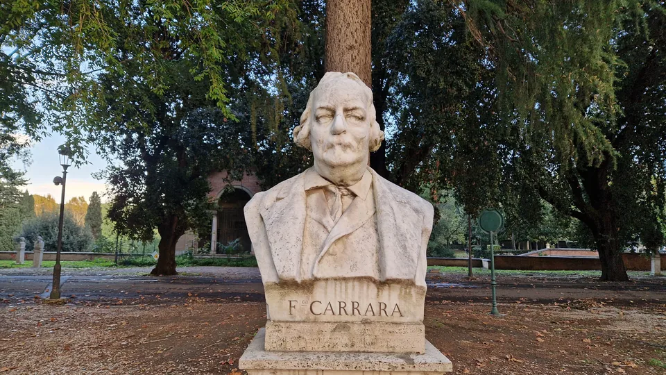 Bust of Francesco Carrara in Pincio gardens
