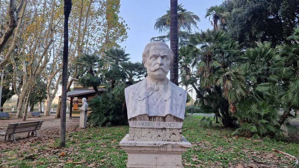 Bust of Francesco de Sanctis in Pincio gardens
