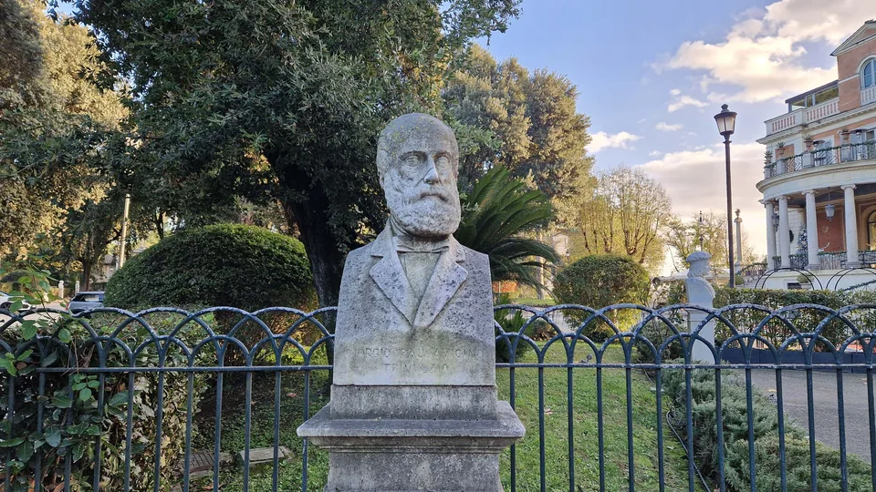 Bust of Giorgio Pallavicino Trivulzio in Pincio gardens