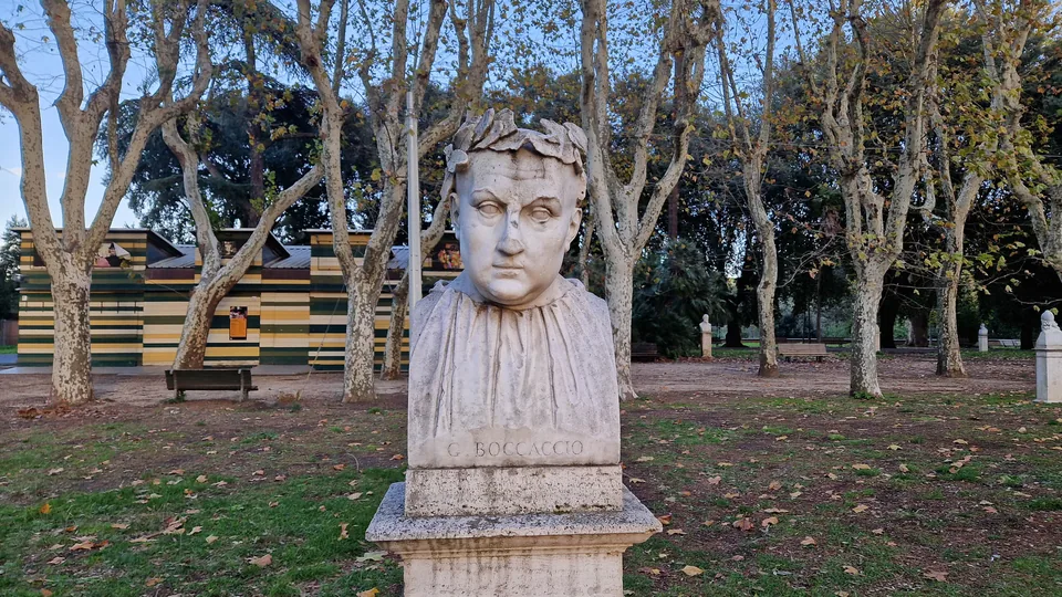 Bust of Giovanni Boccaccio in Pincio gardens