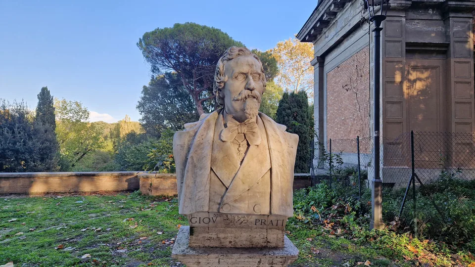 Bust of Giovanni Prati in Pincio gardens