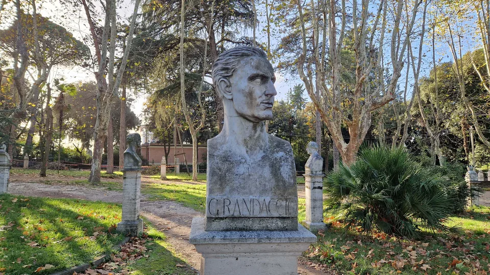 Bust of Giovanni Randaccio in Pincio gardens