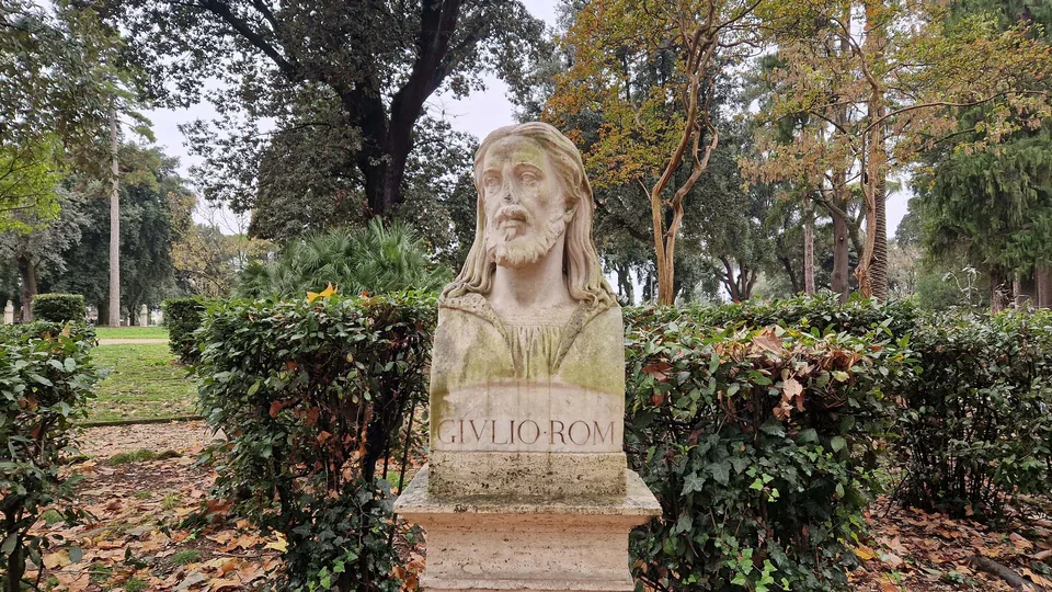 Bust of Giulio Romano in Pincio gardens