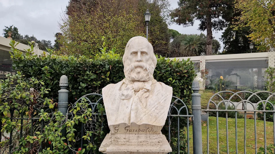 Bust of Giuseppe Garibaldi in Pincio gardens