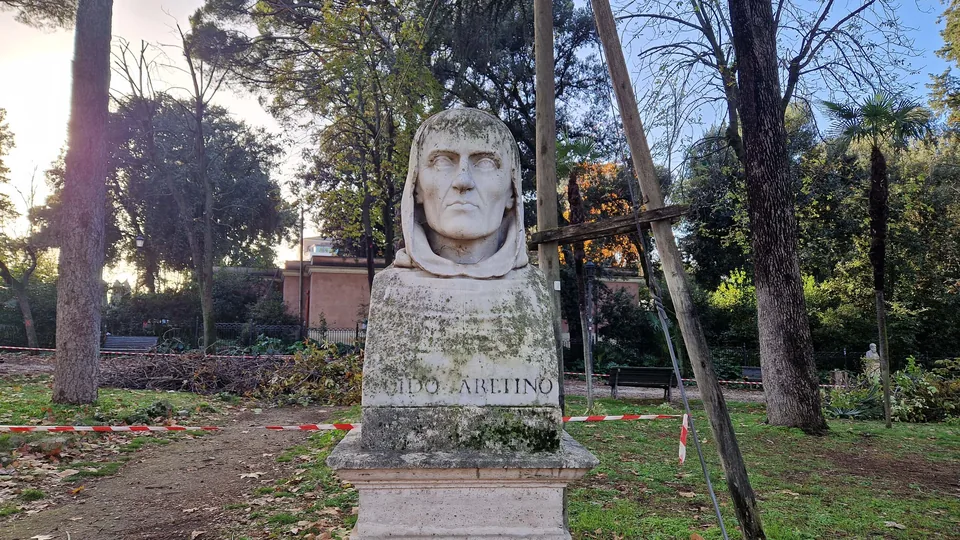 Bust of Guido of Arezzo in Pincio gardens