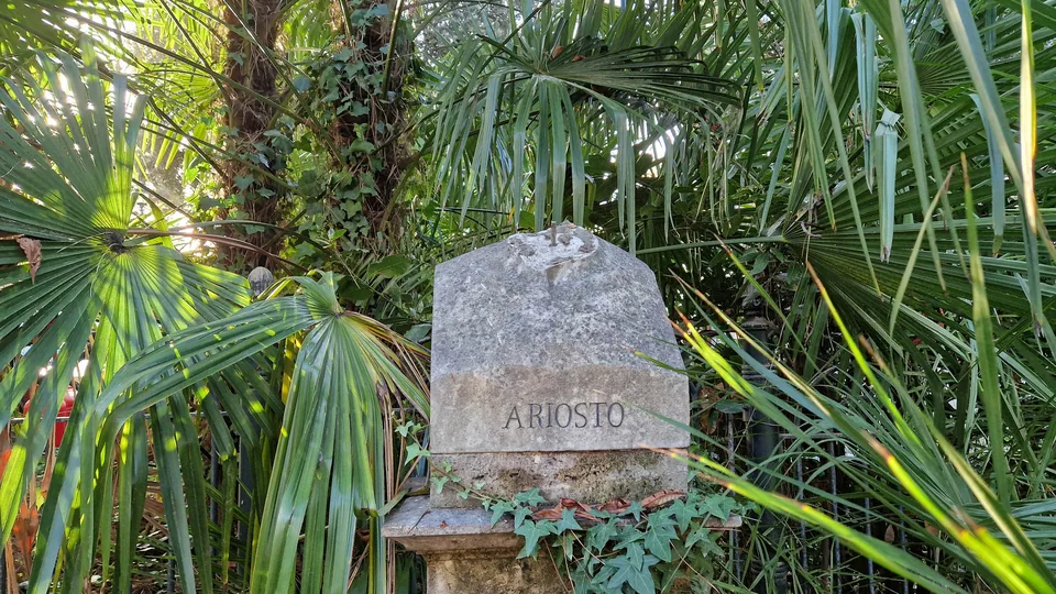 Bust of Ludovico Ariosto in Pincio gardens
