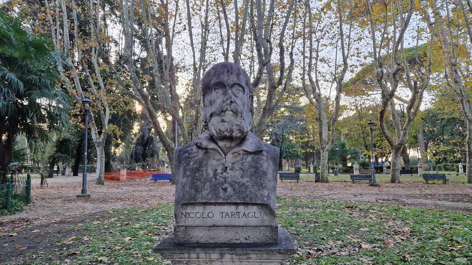 Bust of Niccolò Tartaglia in Pincio gardens