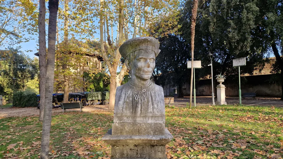 Bust of Niccolò Machiavelli in Pincio gardens