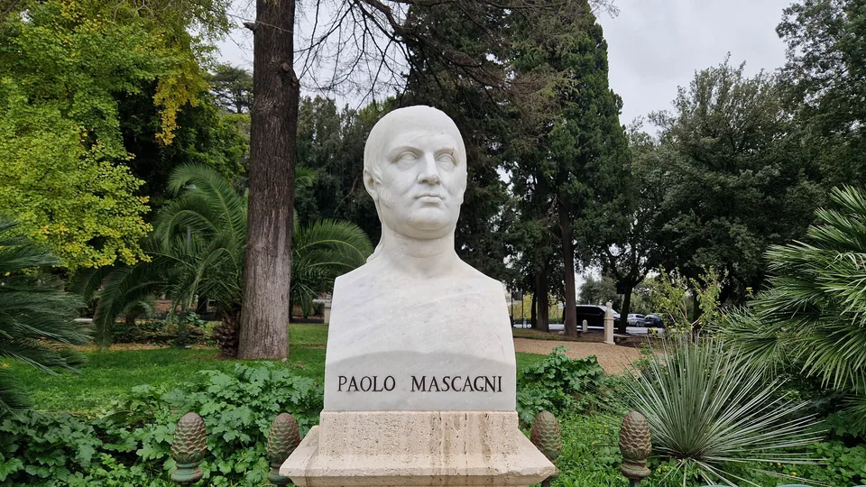 Bust of Paolo Mascagni in Pincio gardens
