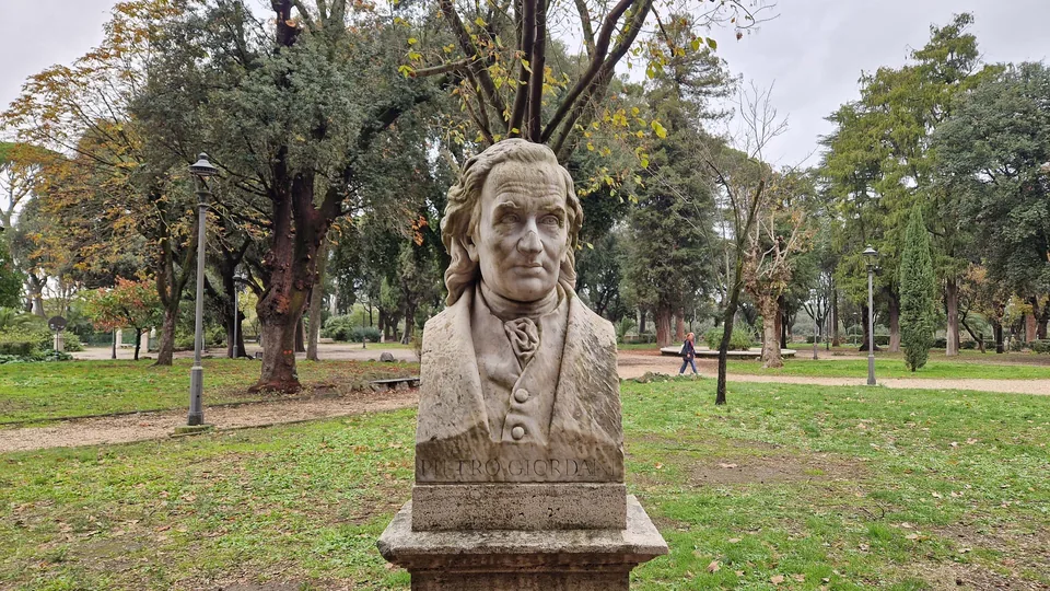 Bust of Pietro Giordani in Pincio gardens