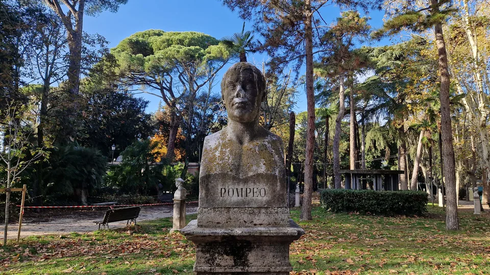 Bust of Pompey the Great in Pincio gardens