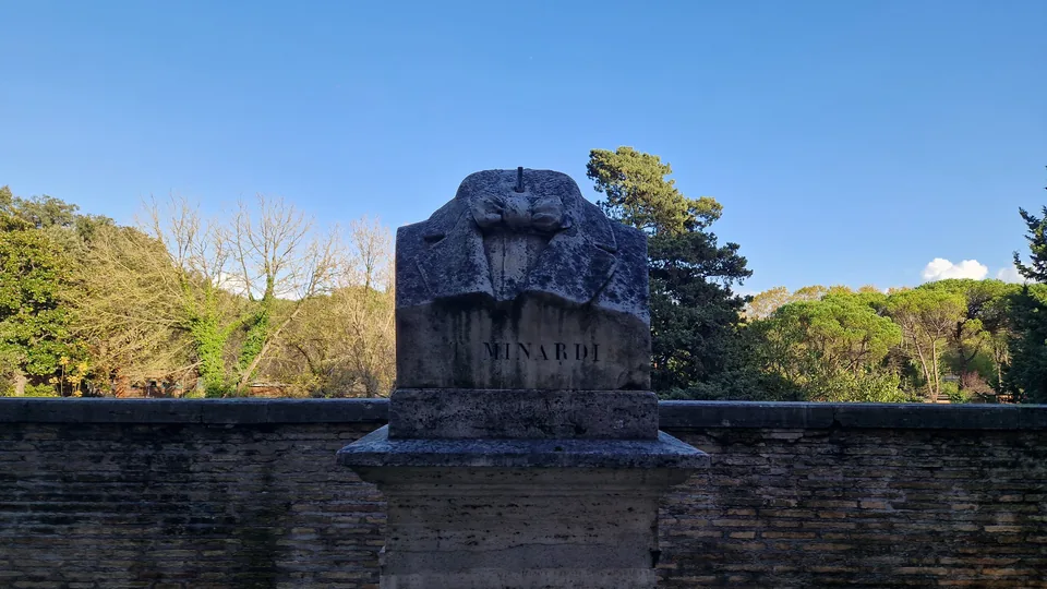 Bust of Tommaso Minardi in Pincio gardens