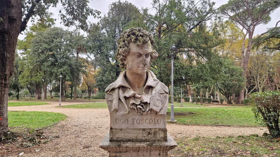Bust of Ugo Foscolo in Pincio gardens