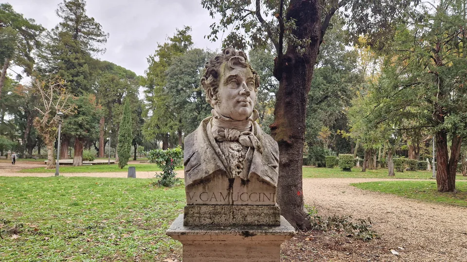 Bust of Vincenzo Camuccini in Pincio gardens